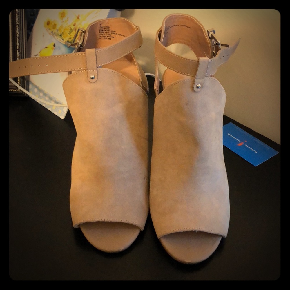 Express Wedge Sandals